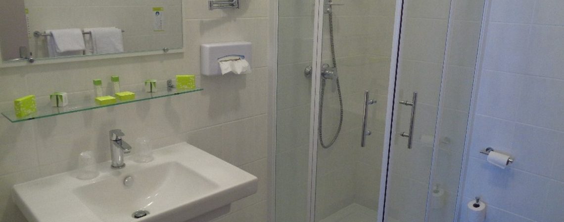 bathroom of the hotel room in Verdun in France